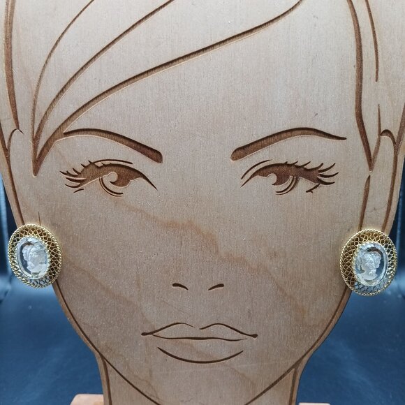 Vintage Whiting & Davis Intaglio Glass Cameo Parure, Gold Filigree Clamper - Picture 5 of 12